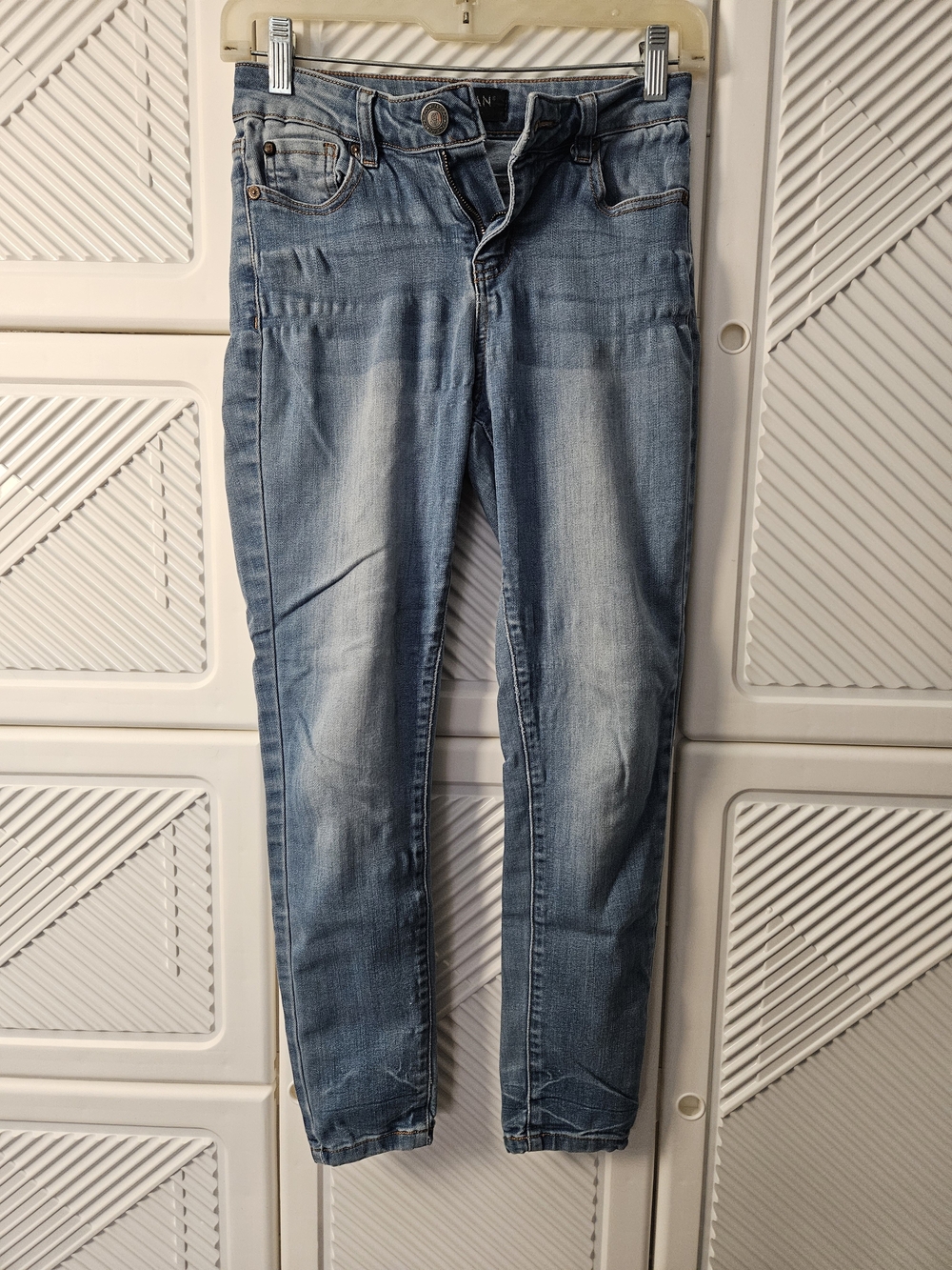 Light Wash Skinny Jeans for Women - Slim Fit